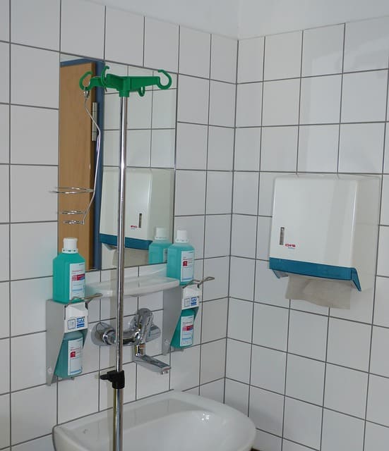 Mycie i dezynfekcja urządzeń sanitarnych